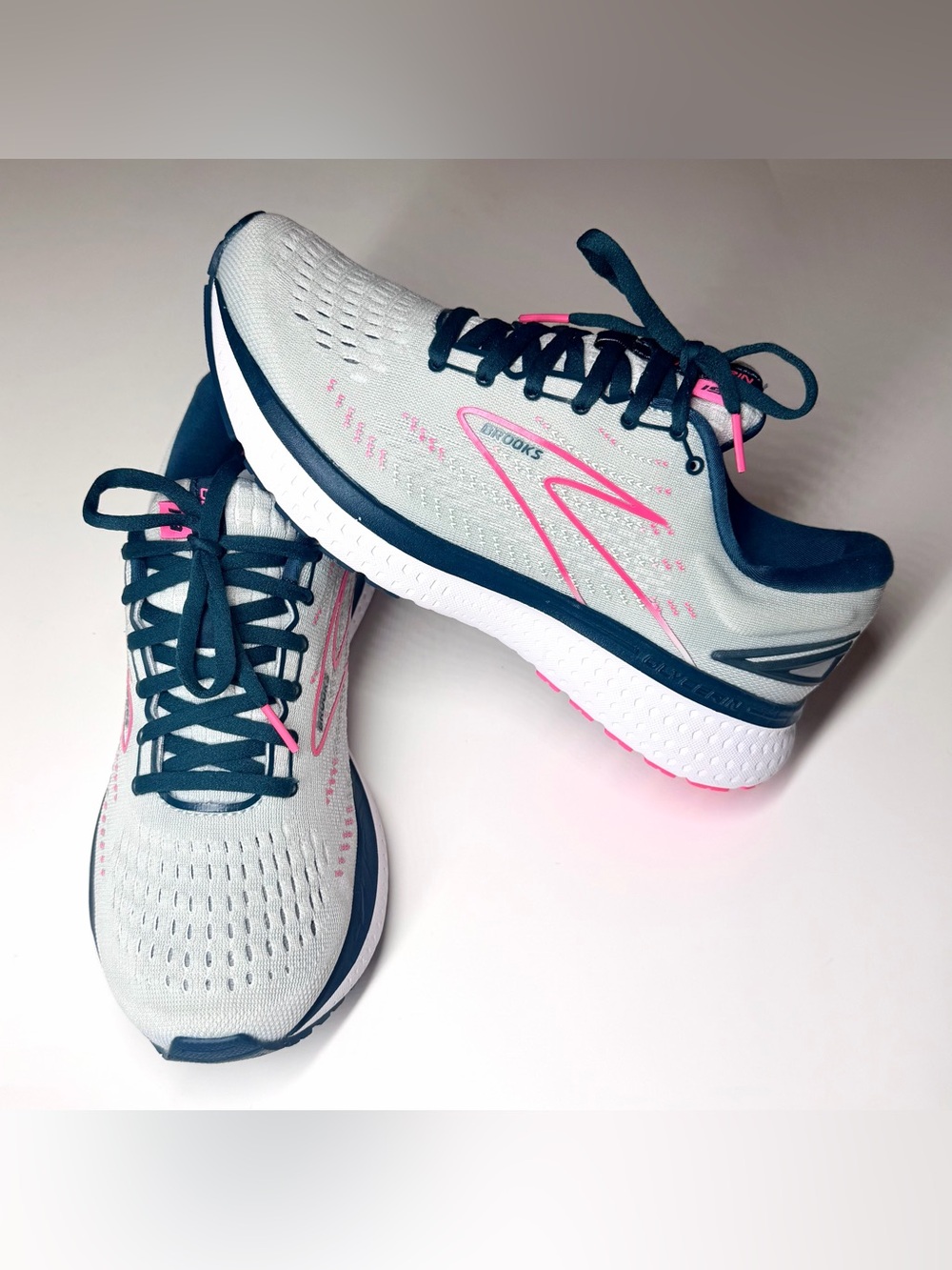 Brooks Women's Glycerin 19 Athletic Running Shoes Size- 9.5 Wide (D)